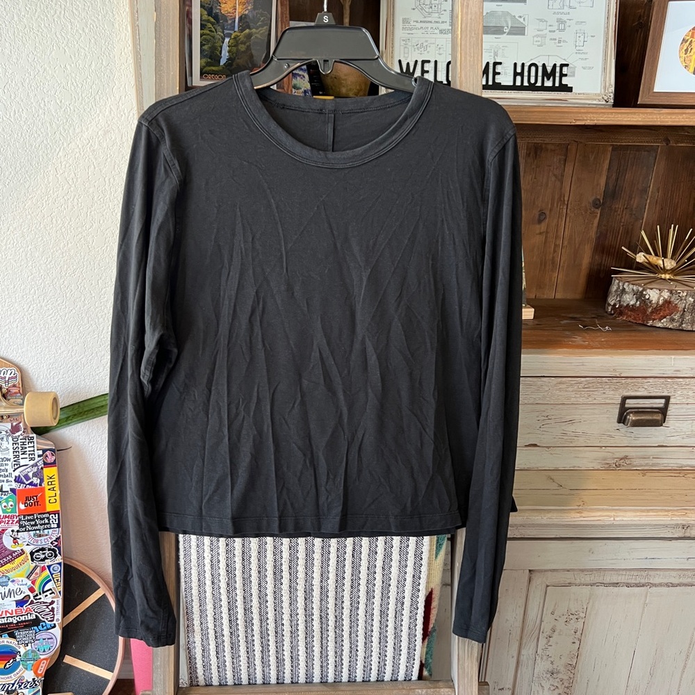 Lululemon women’s classic fit cotton blend long sleeve top size *Large
